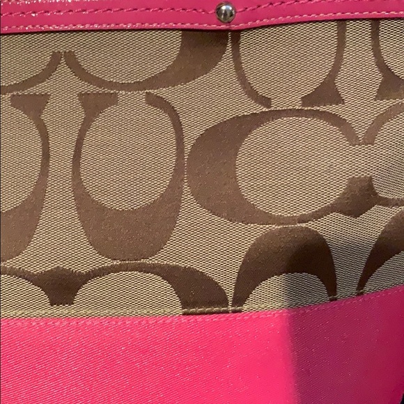 Coach handbag with pink details - Picture 5 of 10
